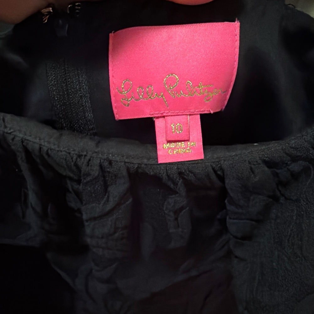 Lilly Pulitzer Black Emeline Romper. Sleeves can be worn on/off the shoulders - Picture 2 of 4